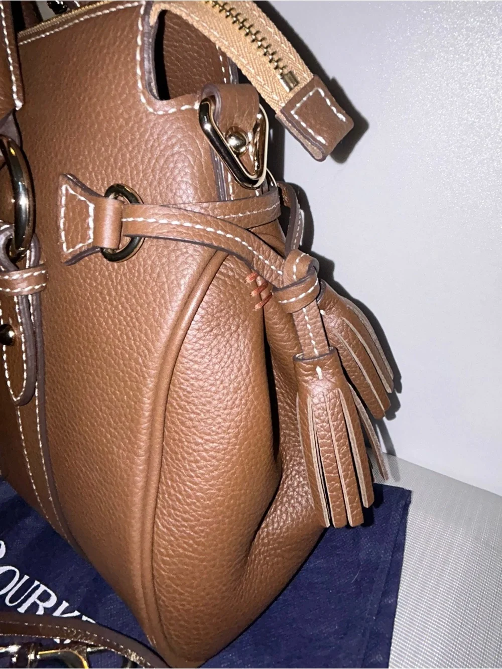 Like new Dooney & Bourke Sorrento Satchel
